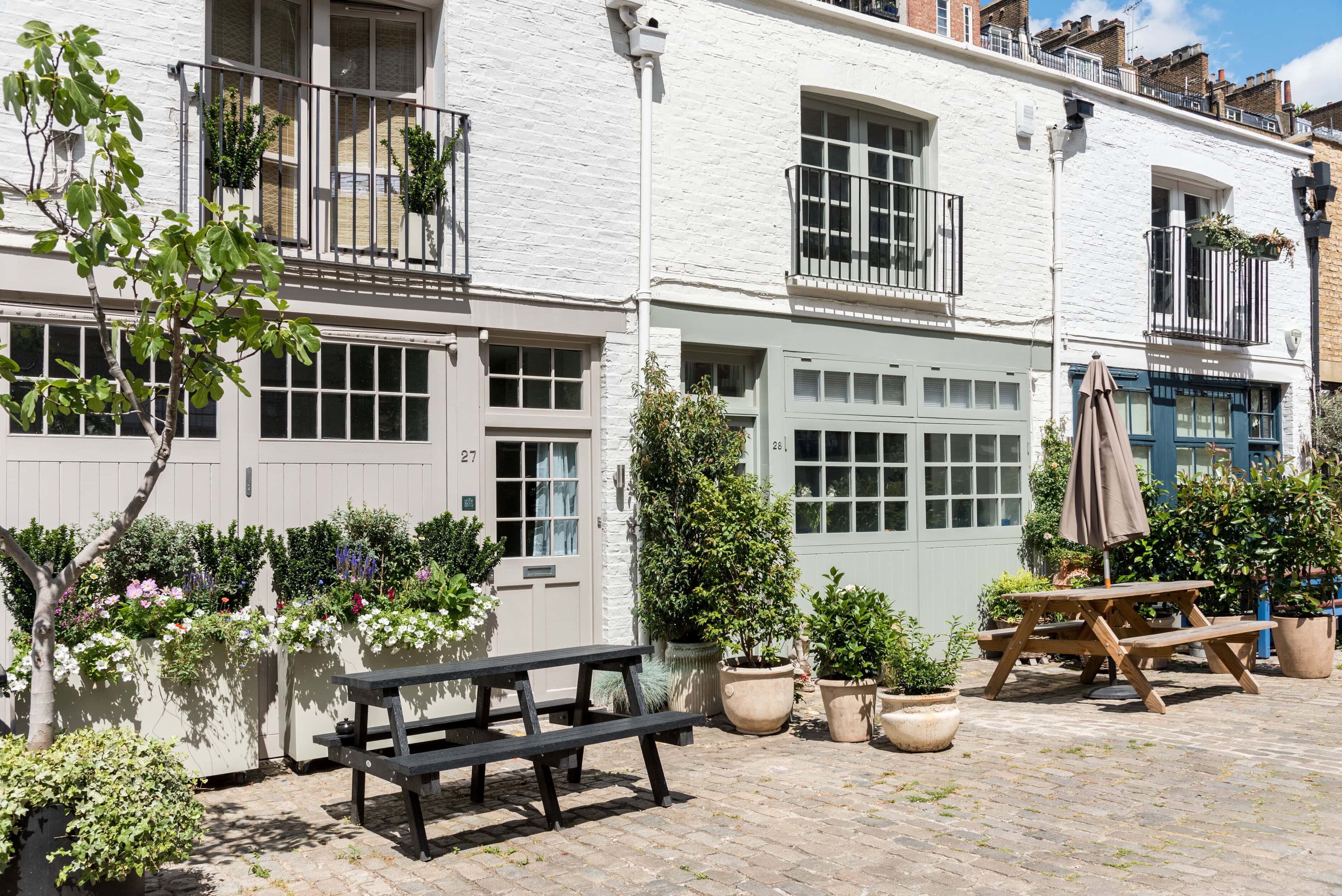Homes in Bathurst Mews