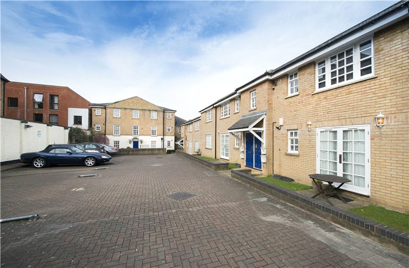 Albany Mews in London