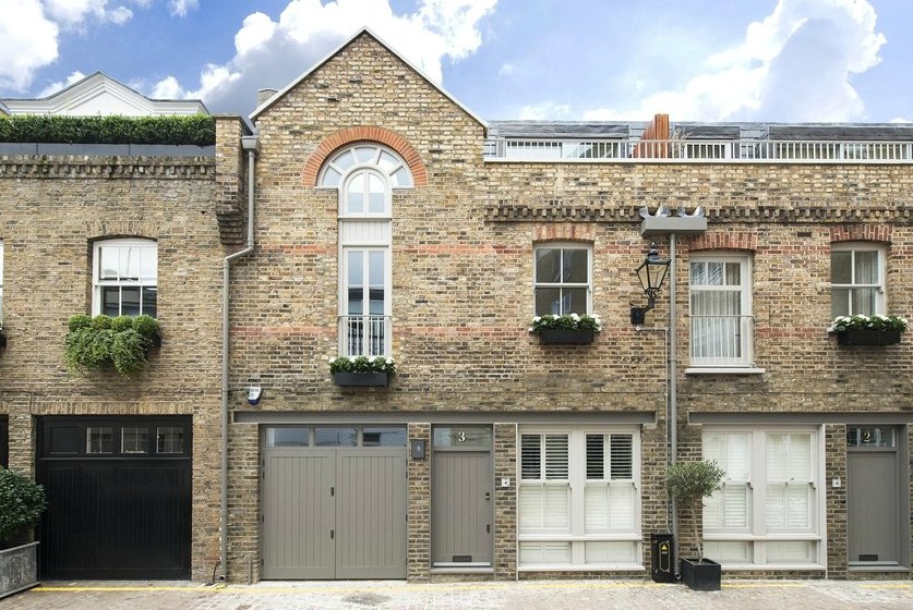 Tastefully renovated mews in South Kensington cleverly combines original features and contemporary interior styling