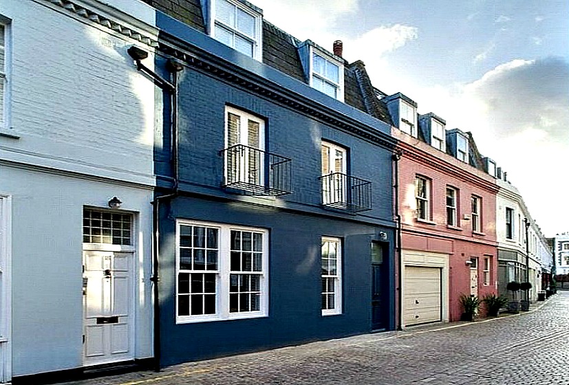 This pretty, cobbled mews in Stratford Village is a desirable address close to Holland Park, with exclusive retail, dining outlets and transport links