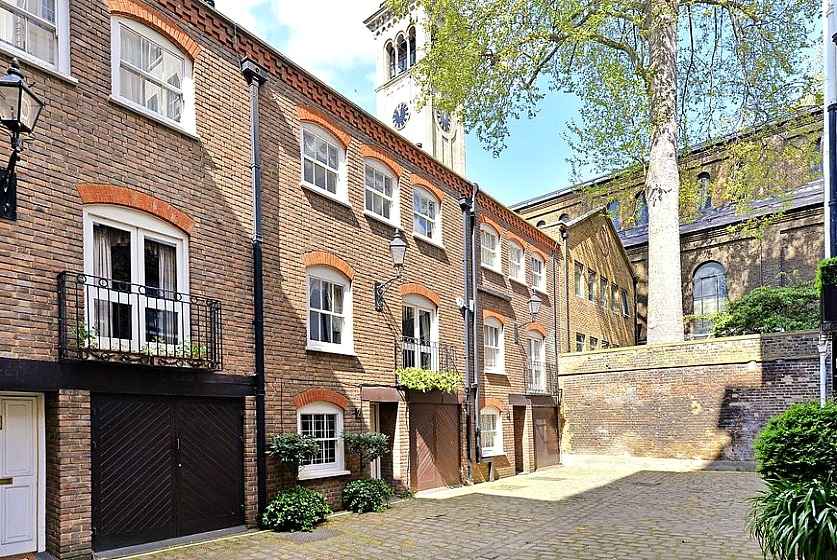 Tucked away at the end of a cobbled street, this stripped brick, three bedroom mews home is ideal if mews living in prime Central London appeals. Excellent transport links, boutiques, restaurants and bars are a stone’s throw away as is Harrods.