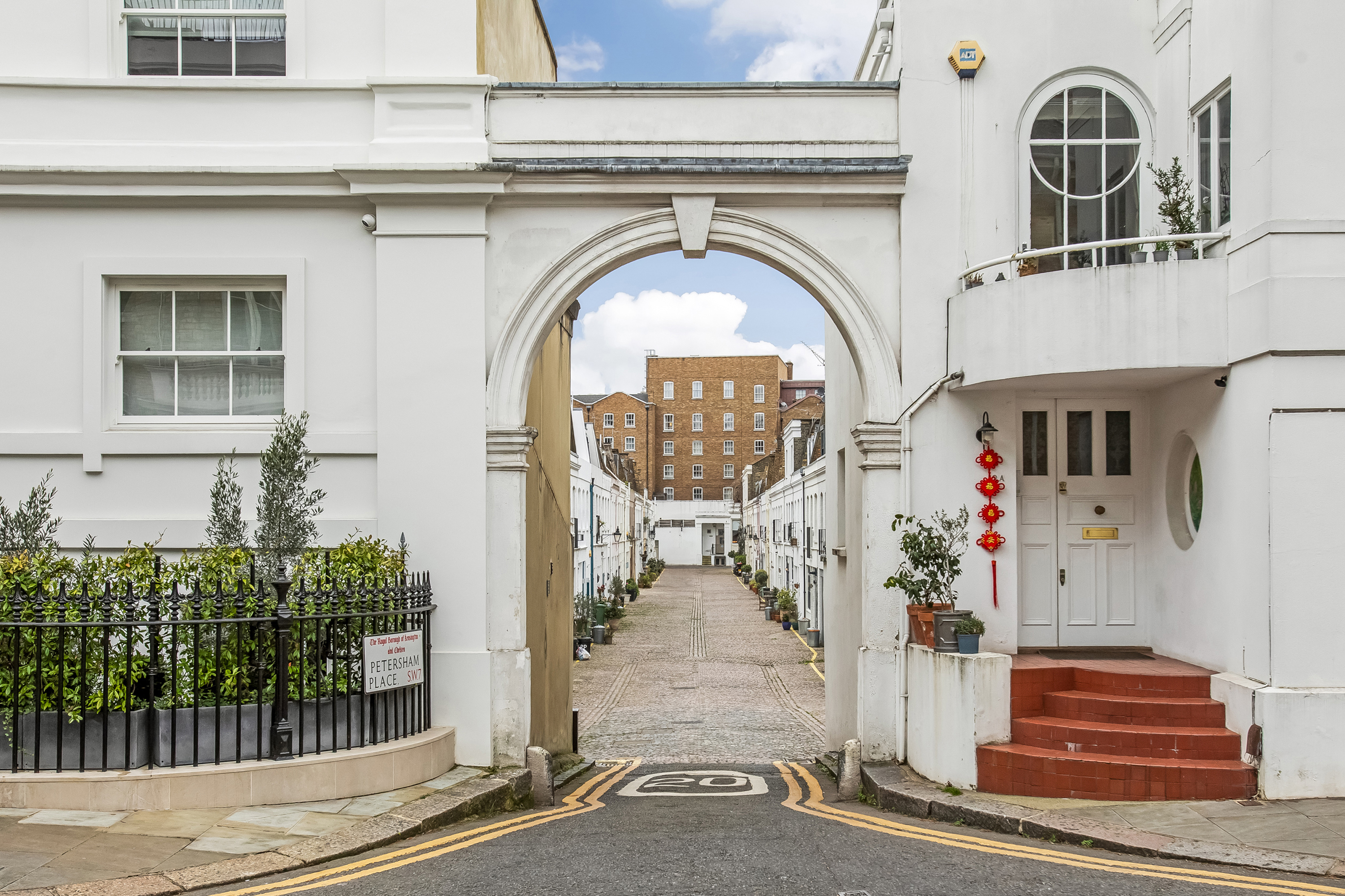 Petersham Mews has a mew property to let in London