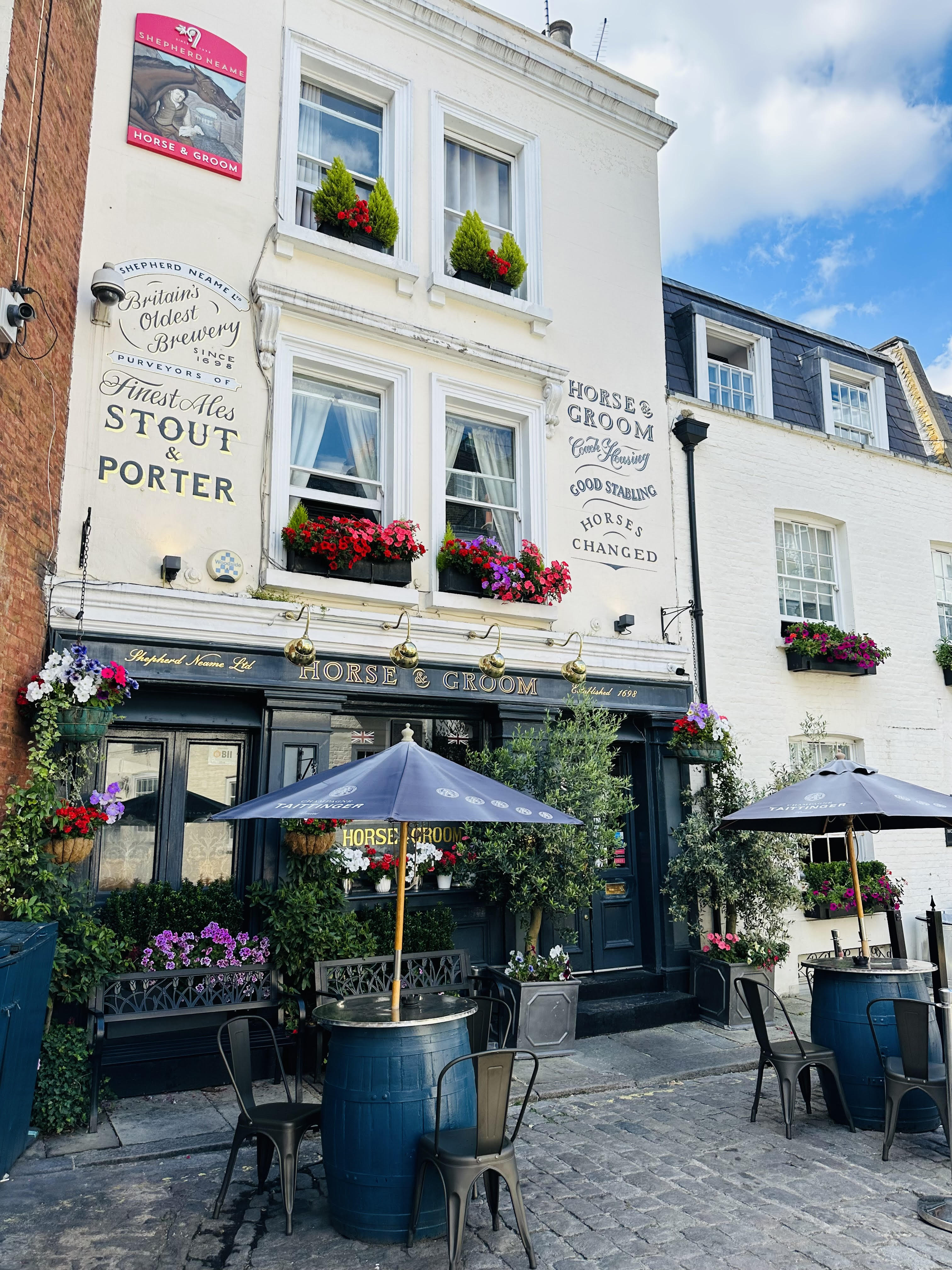 Groom Place Is A Pub In Belgravia