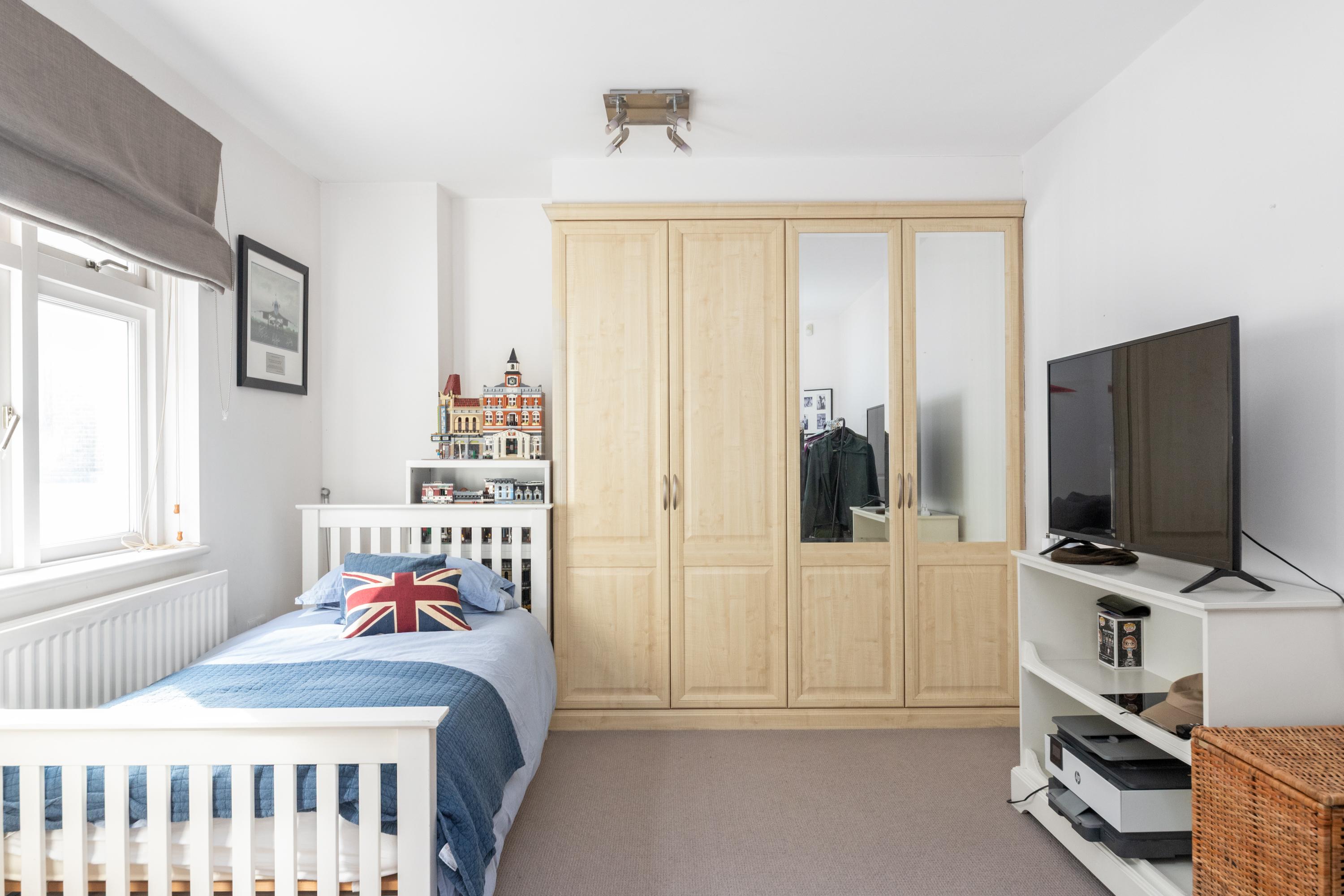 single bedroom in a mews house