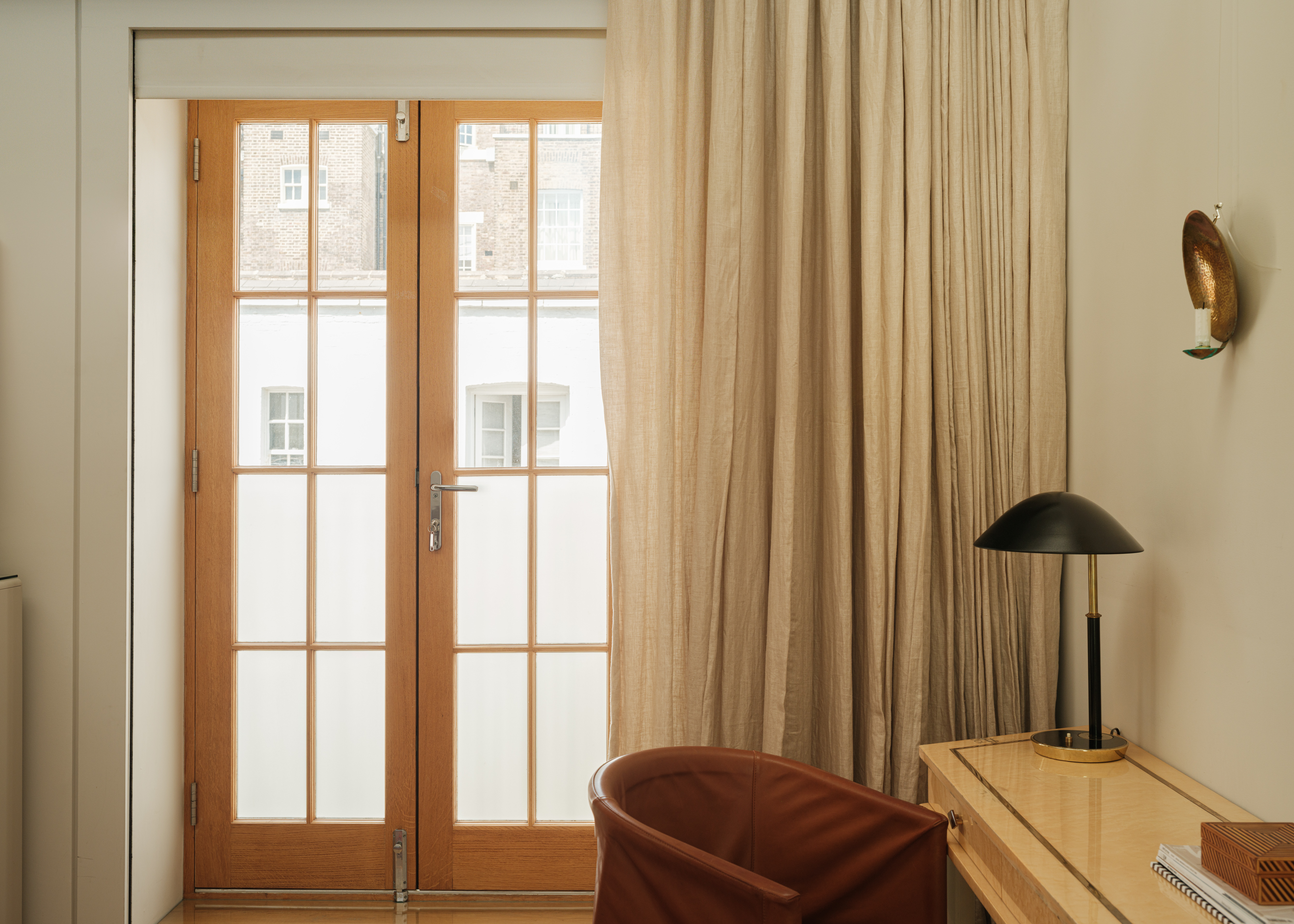 A window pane in a mews property with a lot of sunlight