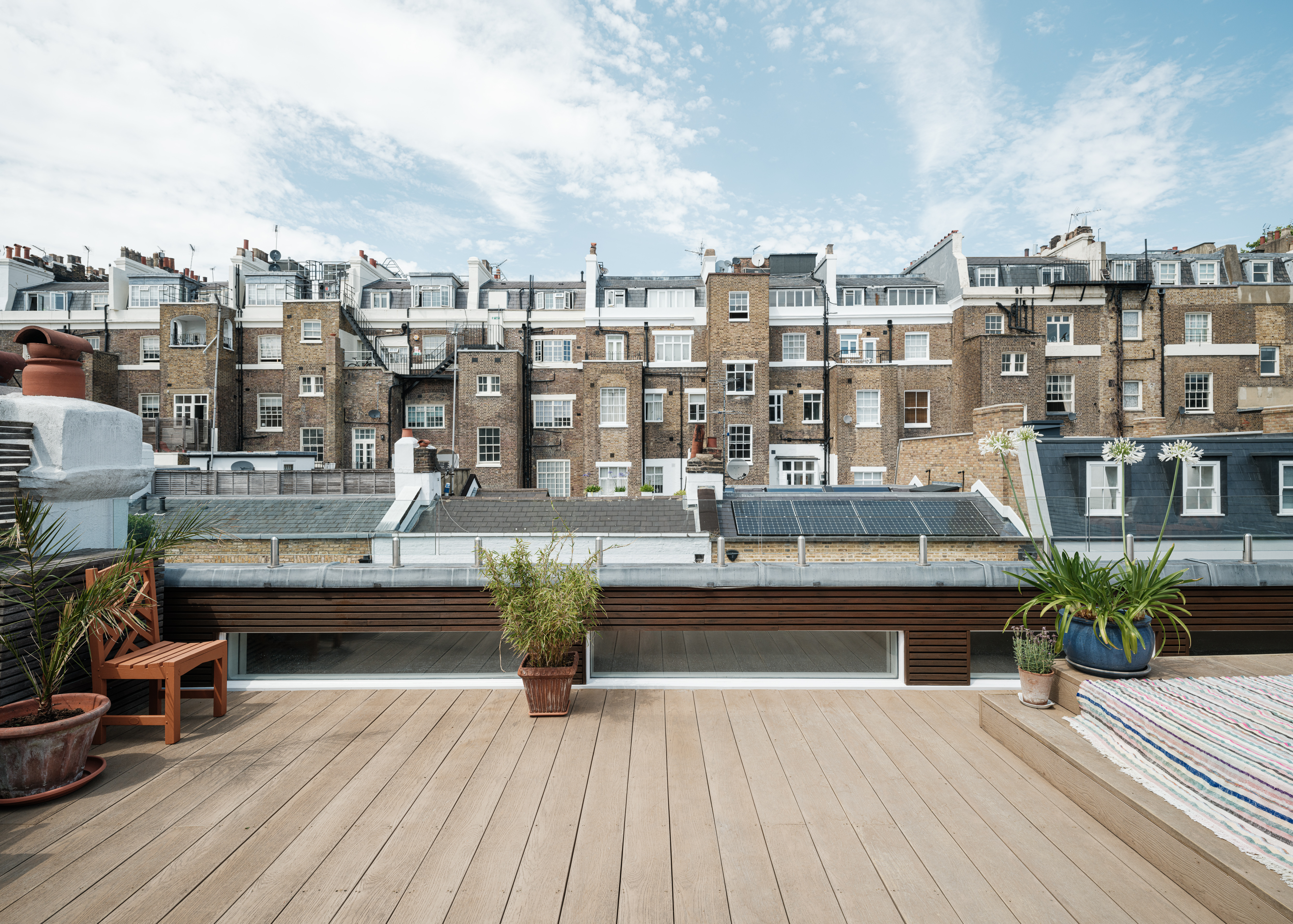 Large rooftop on top of a mews property