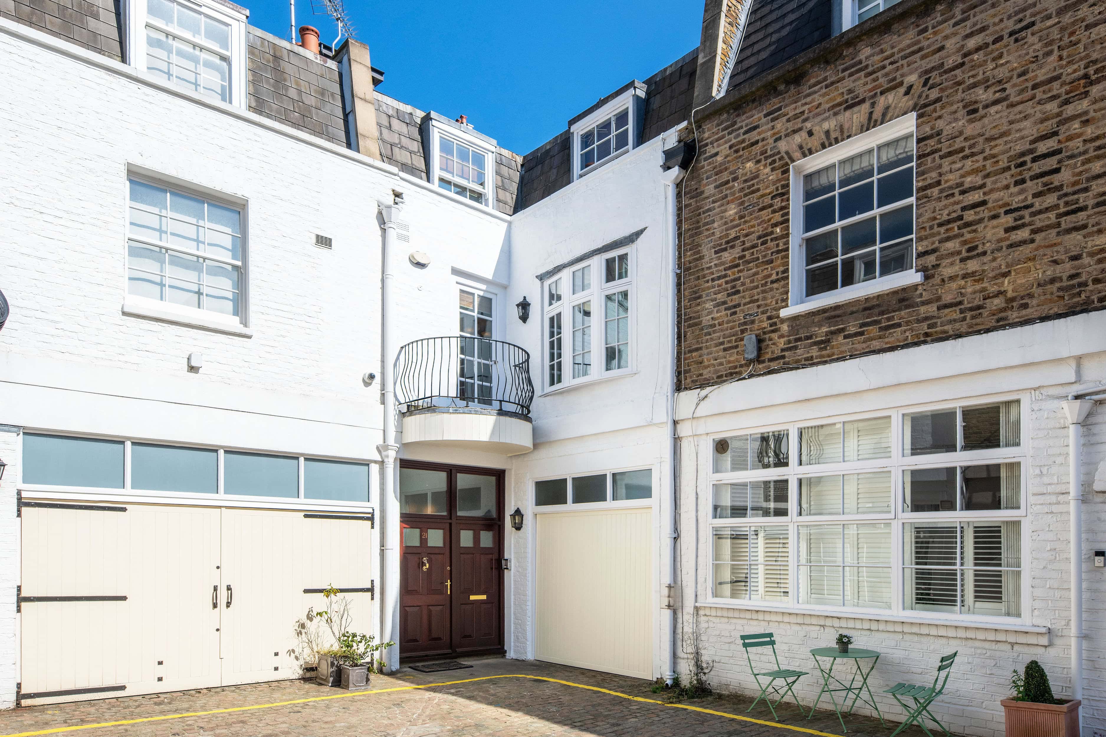 A mews property available for rent in Queen's Gate Place Mews
