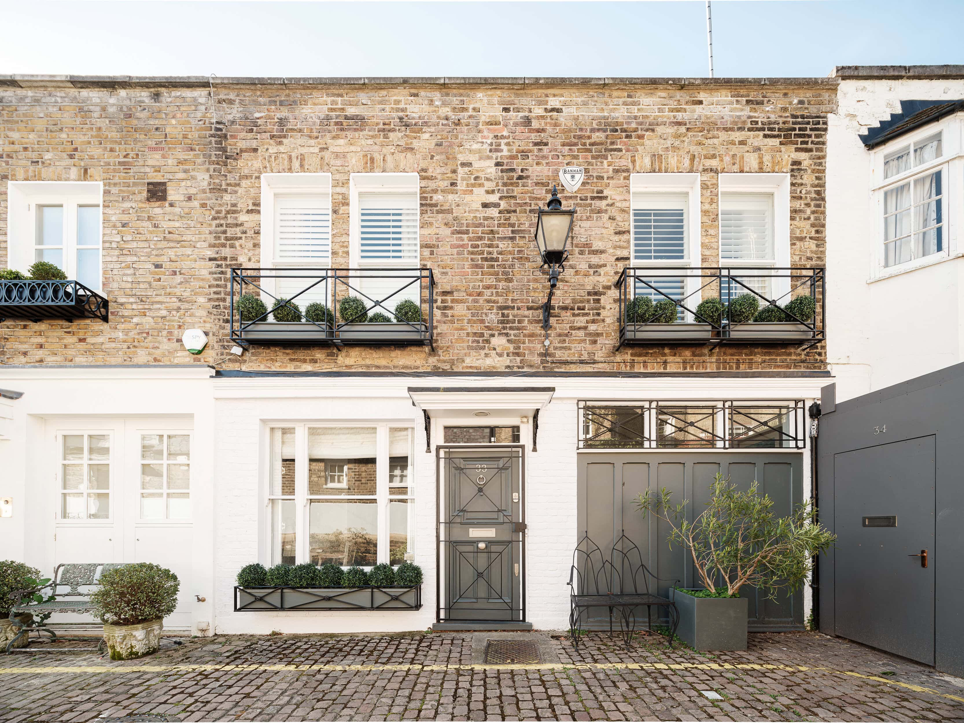 This is a mews house for sale in Kynance Mews