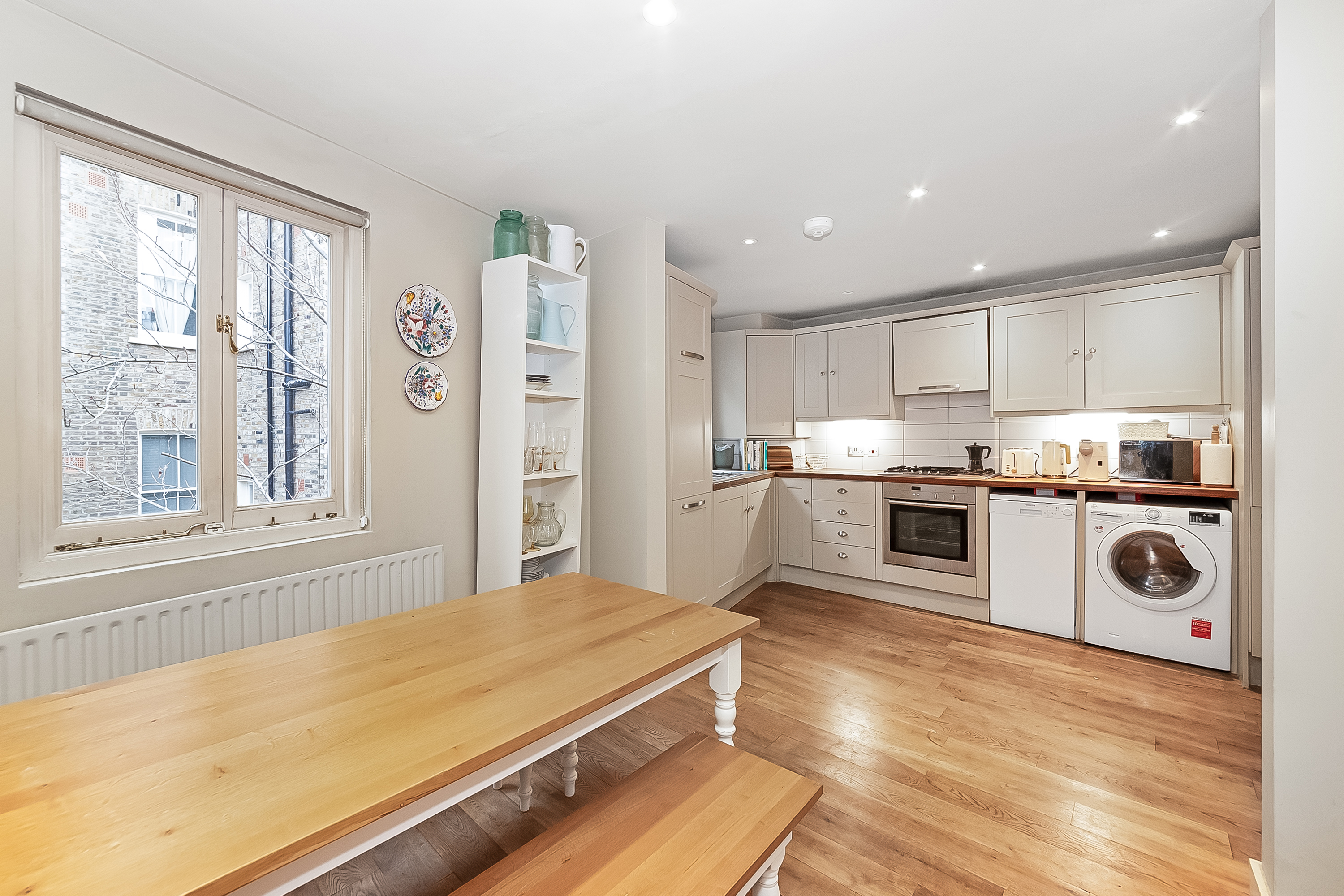 An open plan kitchen in a mews property
