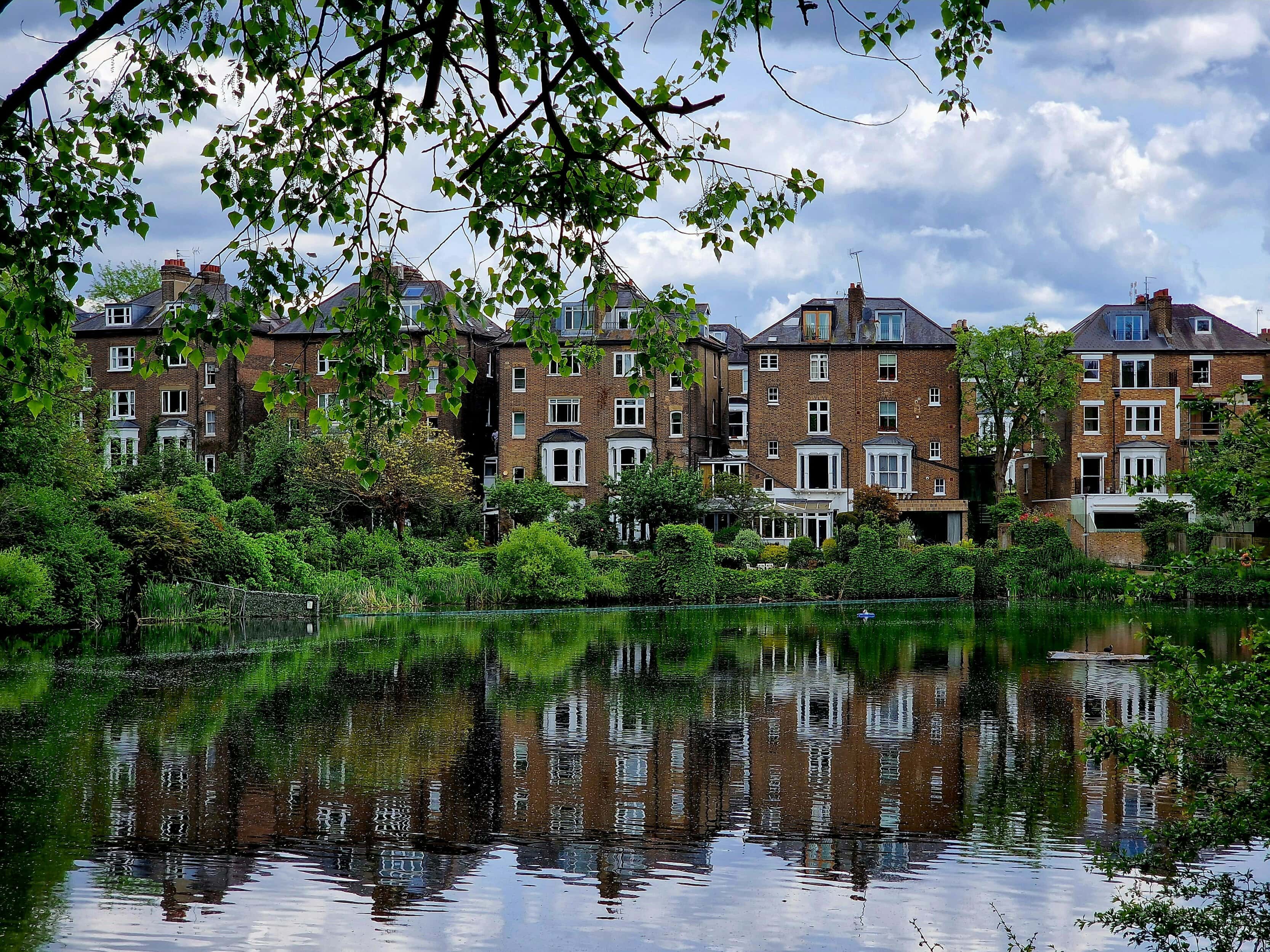 The Ultimate Area to Hampstead and Belsize Park - a set of houses by the water