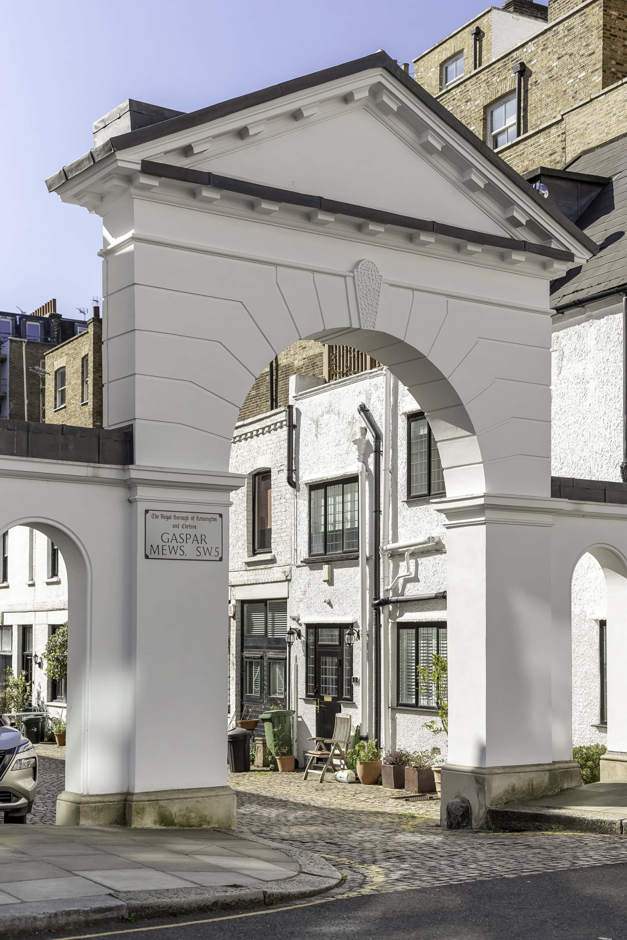 An attractive arch for a mews street