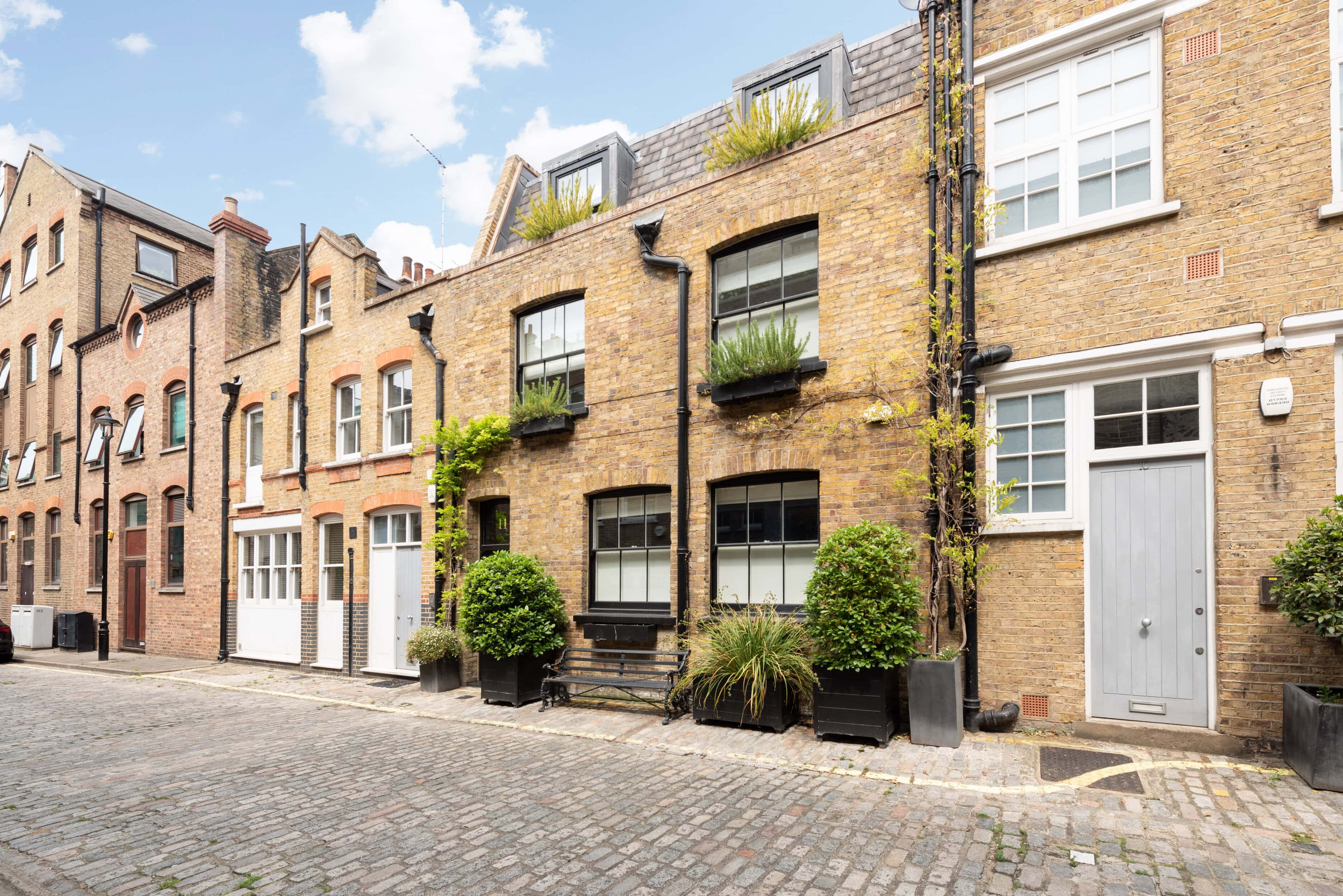 Bentinck Mews is one of the Marylebone Mews streets to live in