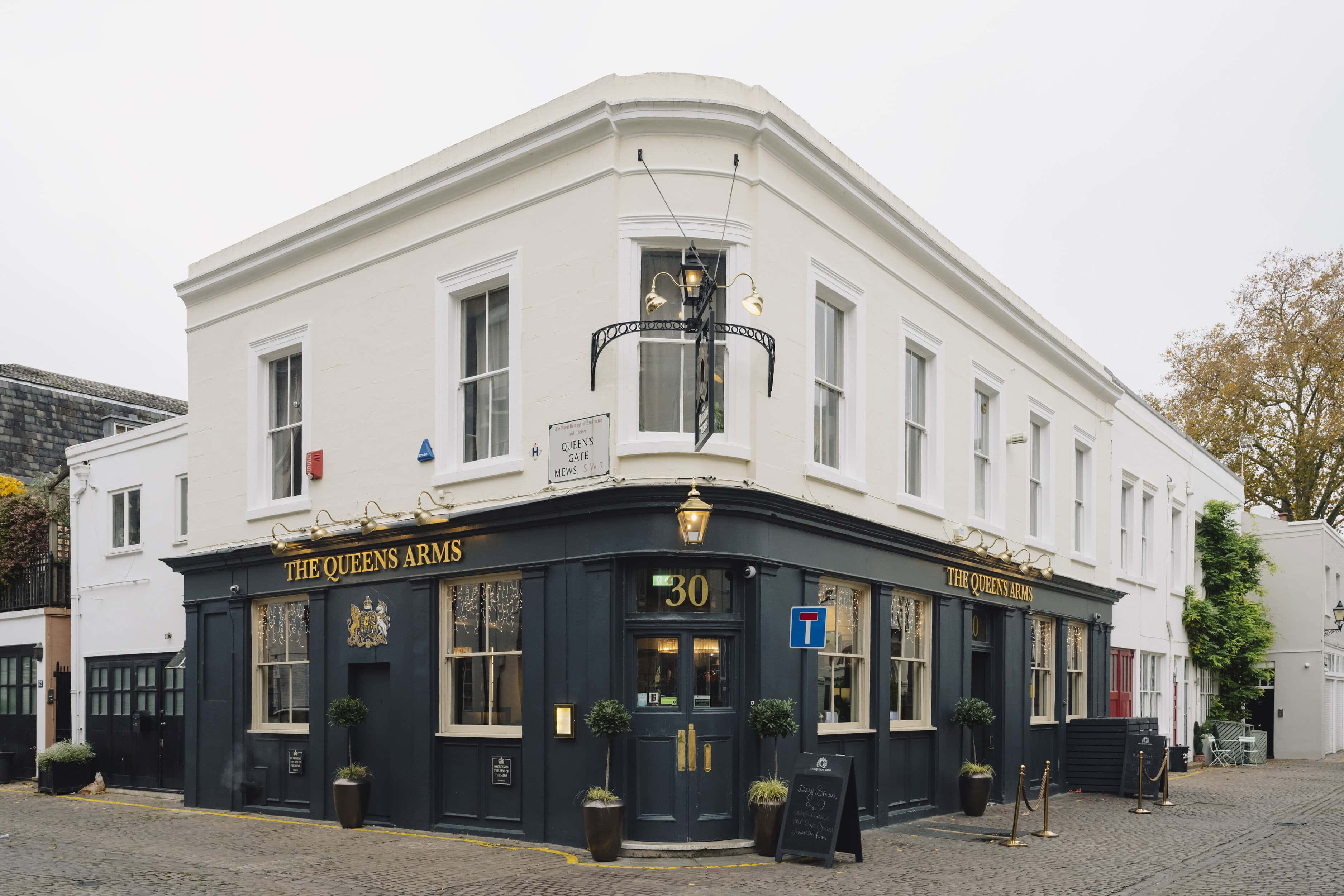 The Queen's Arms located in one of the best mews streets in London