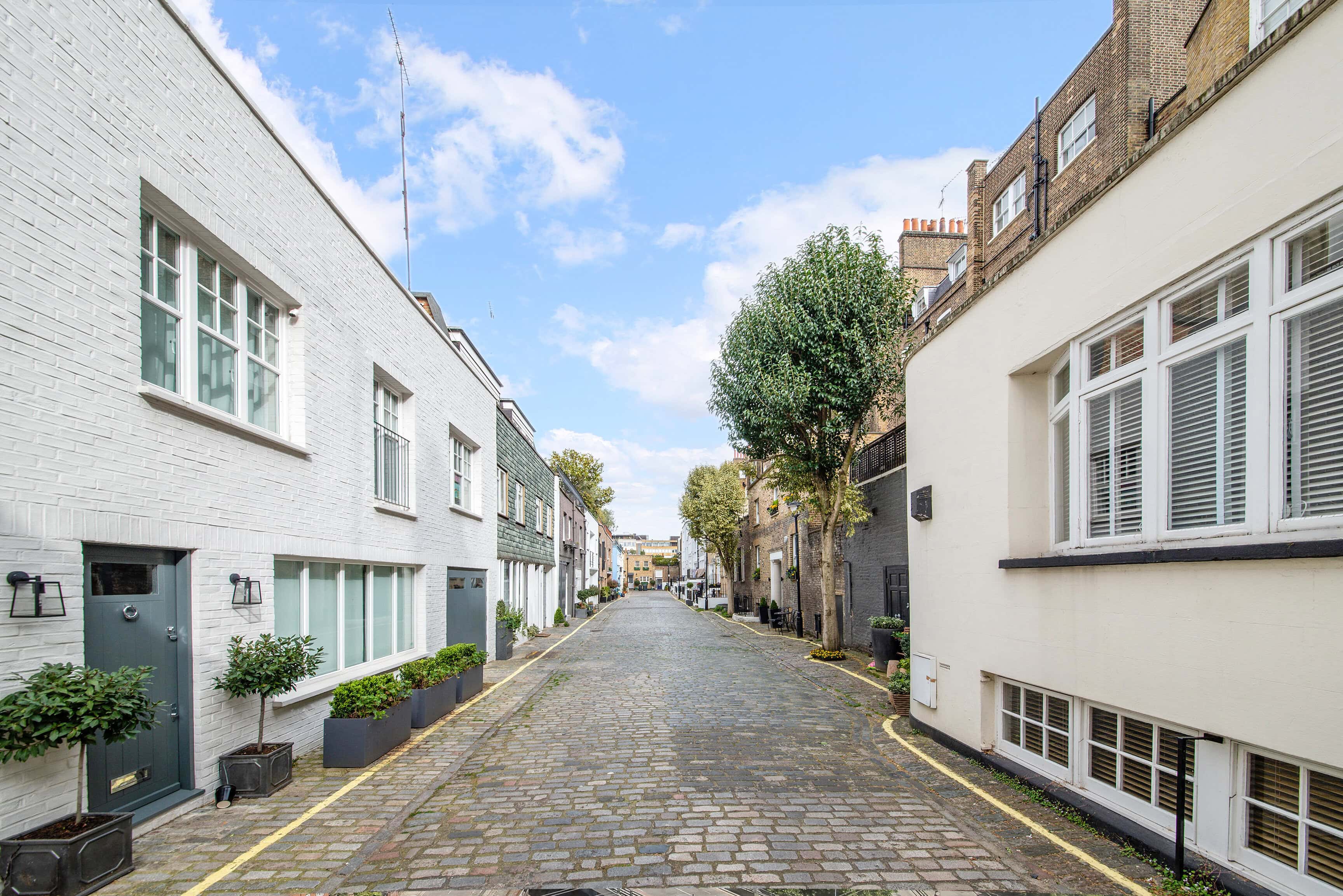 A mews street where you can find a mews house for rent in Marylebone