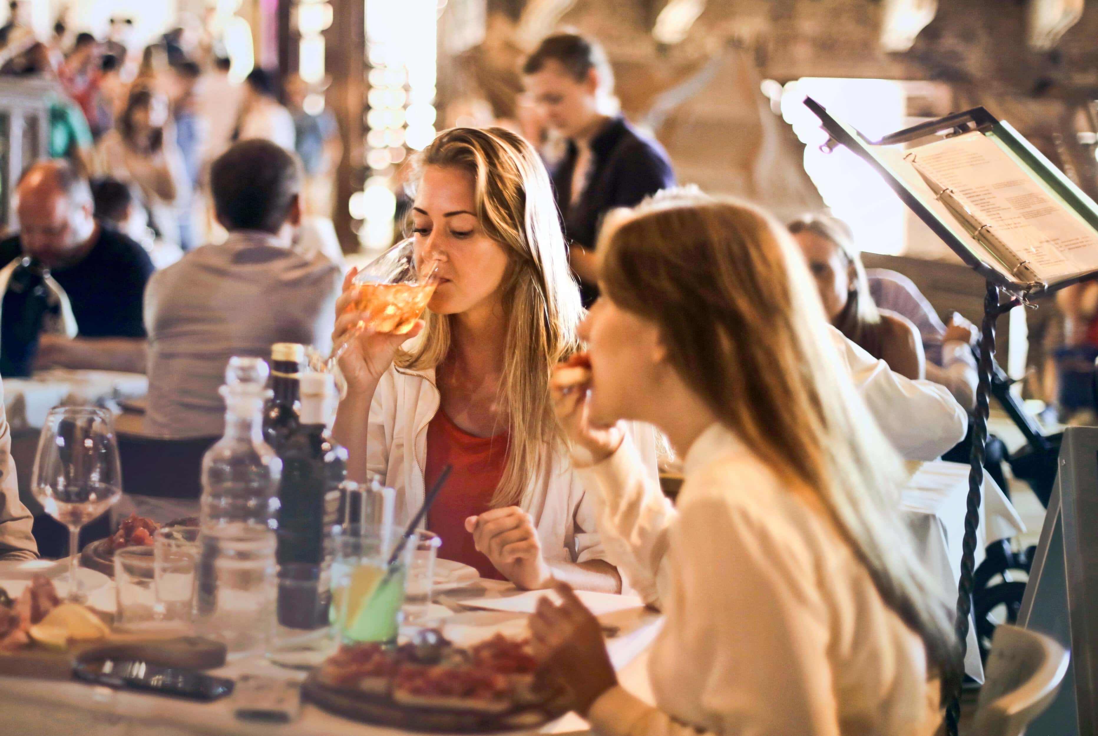 People eating in Marylebone