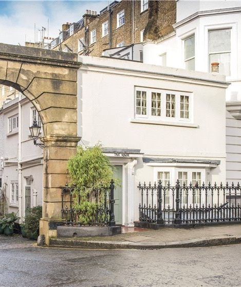 A charming mews home located on the corner of Cornwall Mews South.