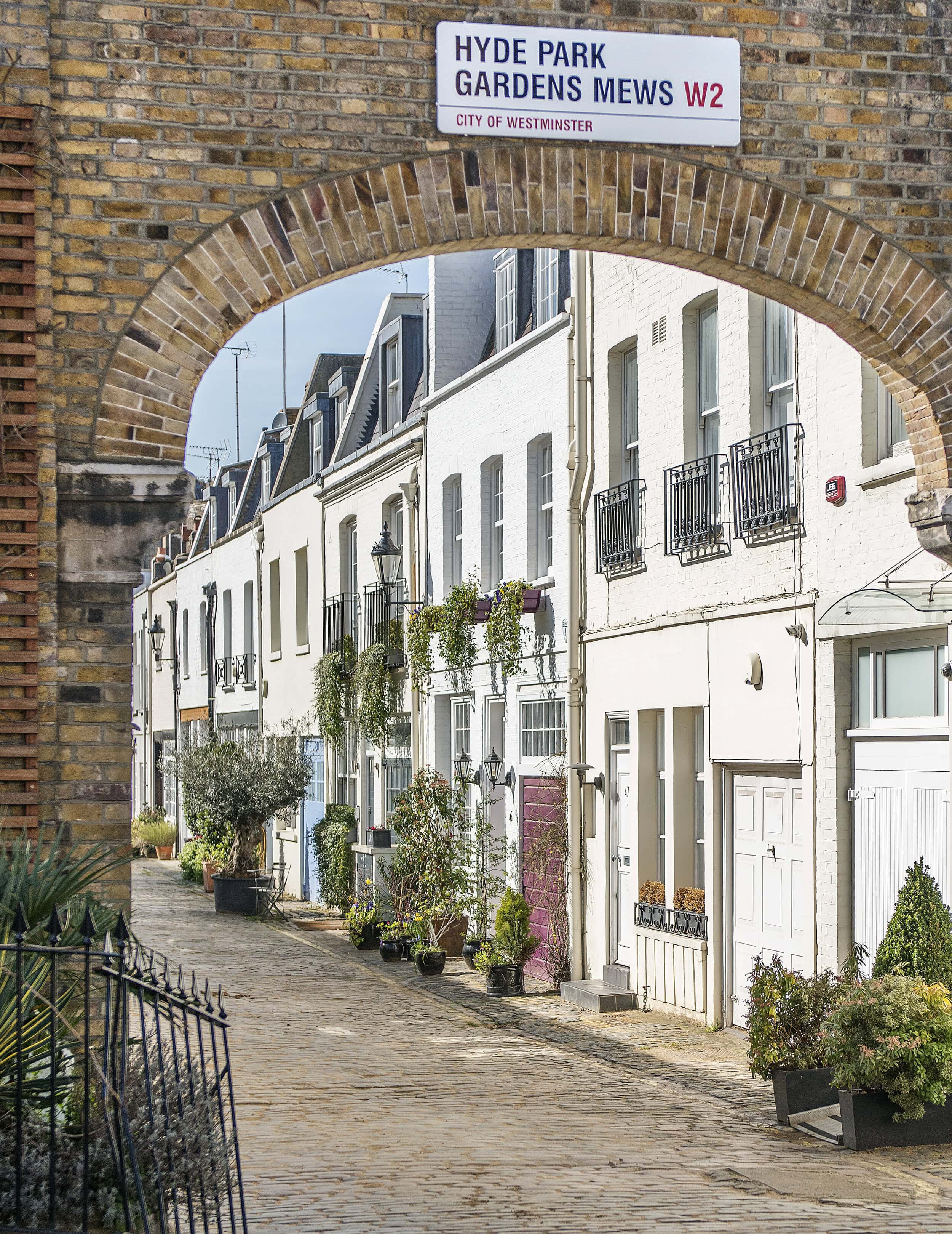 Hyde Park Gardens Mews, a picturesque mews street near Victoria Pub.